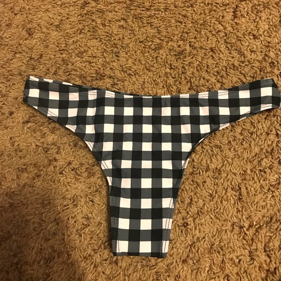 Black and White Bikini Bottoms - Picture 2 of 3